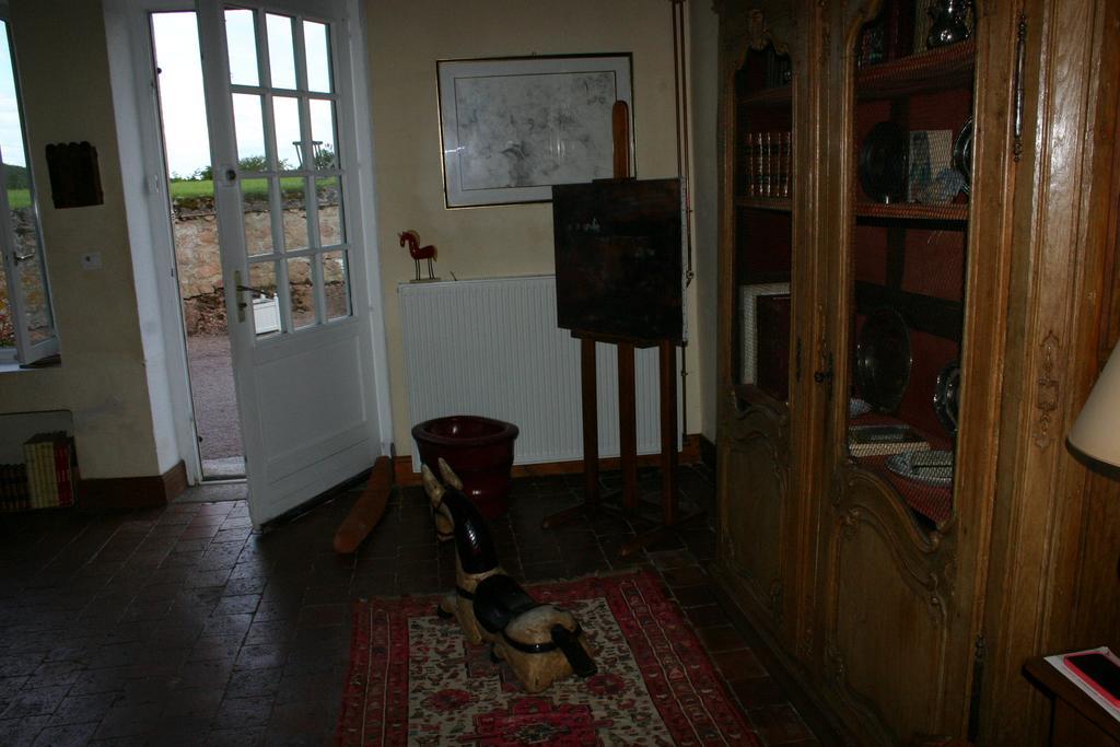 克莱蒙特住宿加早餐旅馆 La Roche-en-Brenil 客房 照片